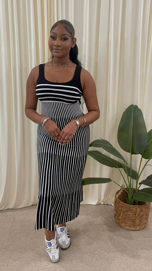 π Coastal Lines Maxi Dress (Midnight Cream)